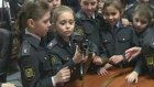 Инспекторы ГИБДД познакомили детей со своим вооружением