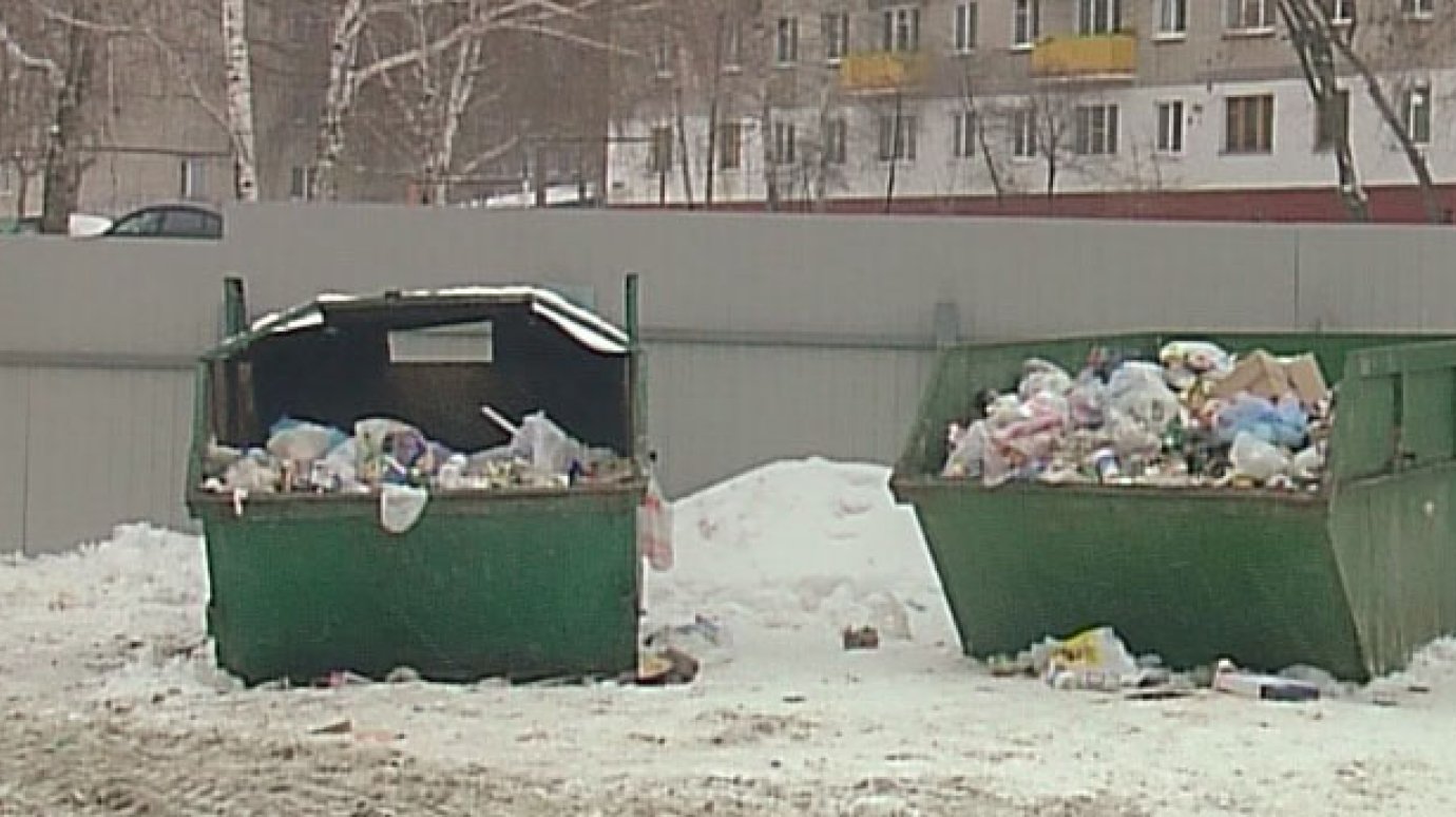 Коммунальщики облагородили мусорную площадку