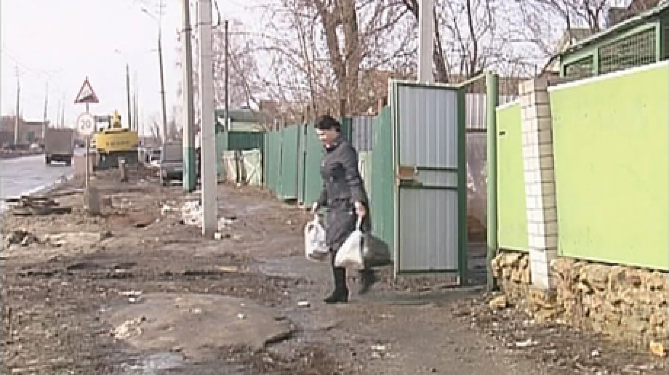Пензяки с ул. Карпинского требуют вернуть к домам контейнеры для мусора