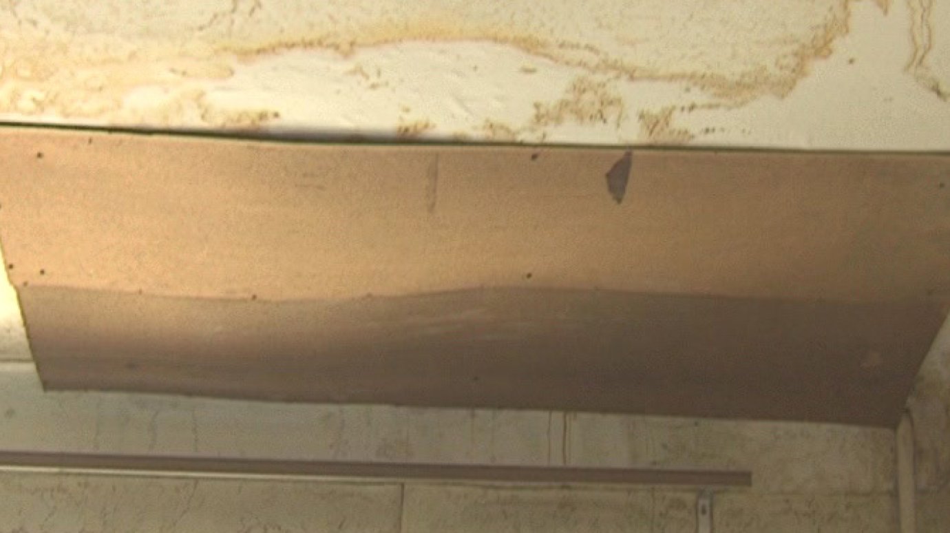 Жительница Пензы с весны мучается из-за протекающей крыши