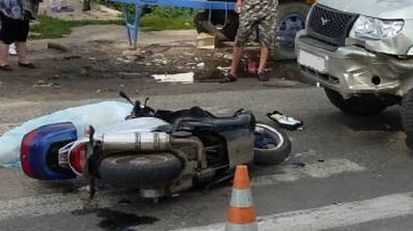 В Ахунах скутерист погиб при столкновении с УАЗом