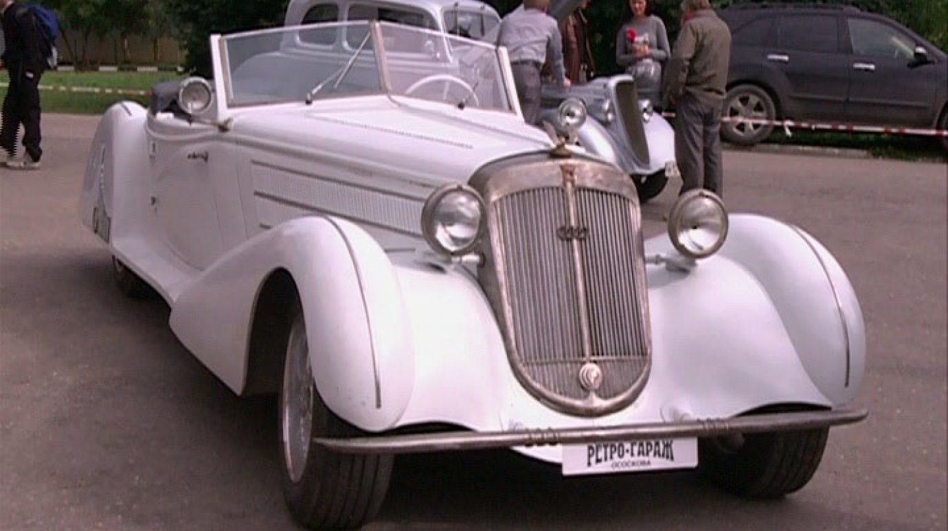 На выставке машин в Пензе представили копии ретроавтомобилей