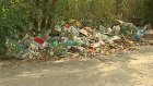 Улица Ленина завалена хламом и мешками с мусором