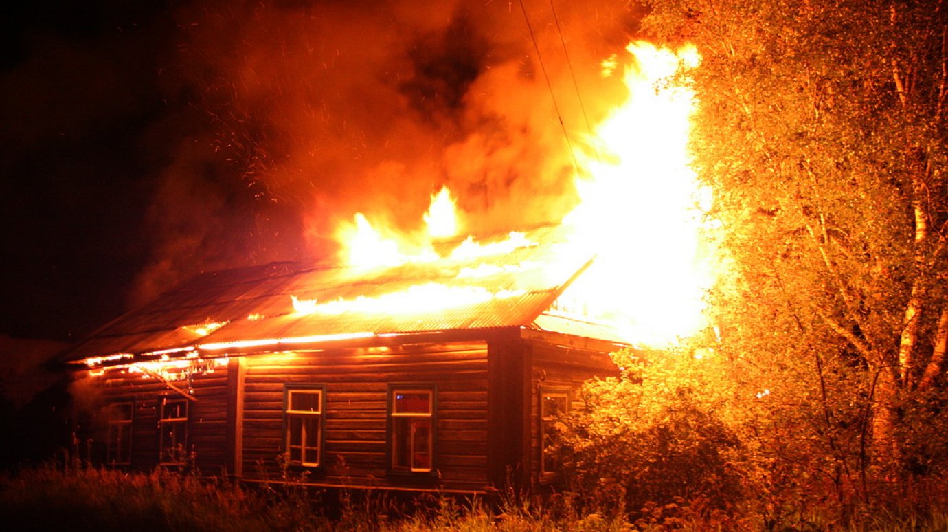 В селе Урлейка Пензенского района сгорел частный жилой дом