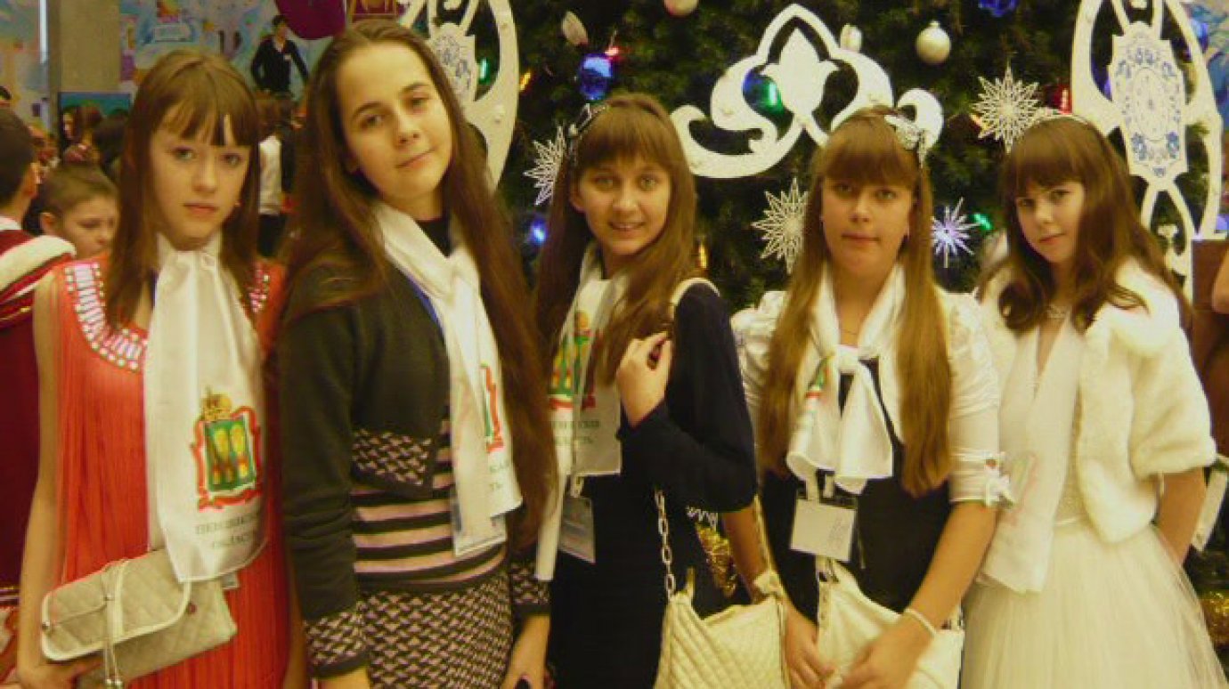 52 пензенских школьника побывали на новогодней елке в Кремле