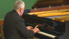 Пианист Валерий Яшин устроил концерт для студентов
