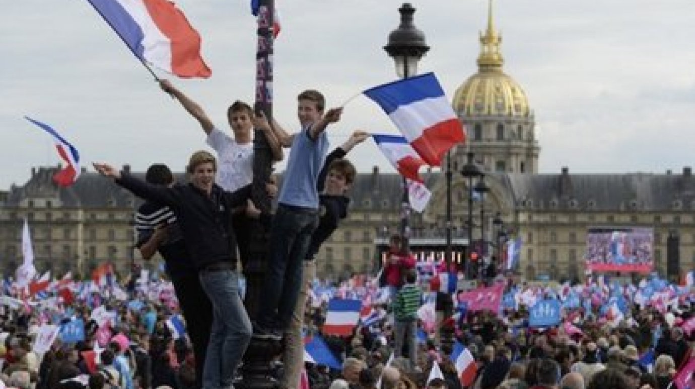 В Париже задержаны 100 противников однополых браков