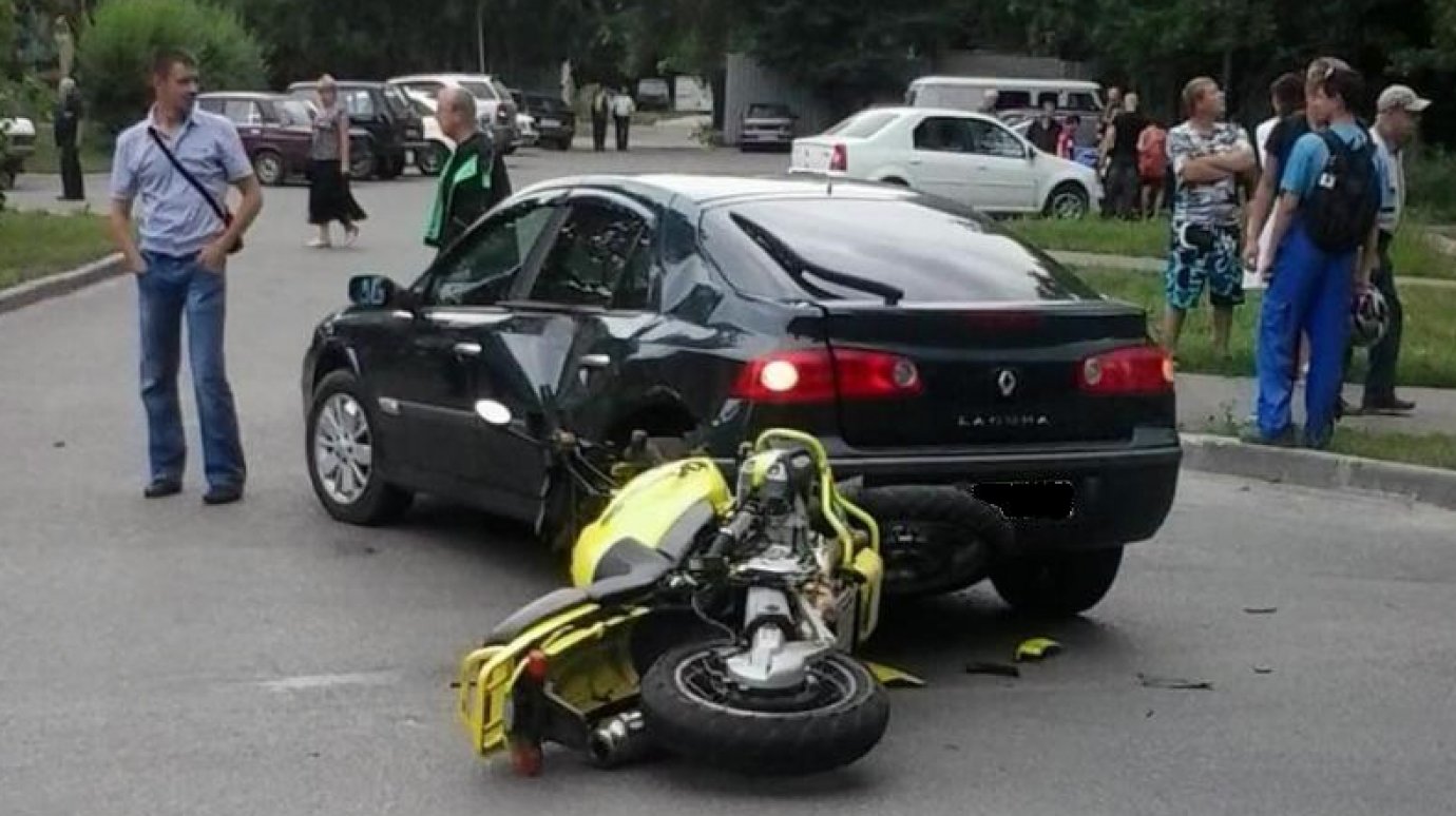 В ДТП с участием мотоциклов пострадали три человека