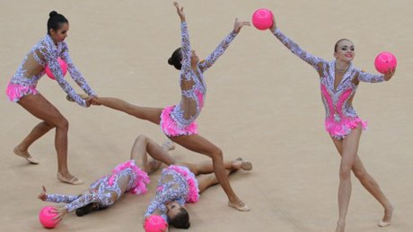 Гимнастка Анастасия Близнюк завоевала золото универсиады в составе сборной