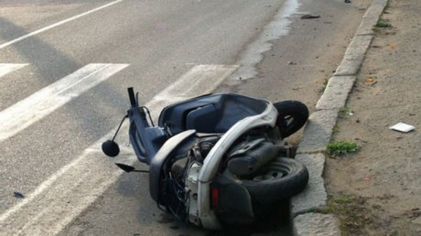Под Сердобском при столкновении скутера и ВАЗа погибла женщина