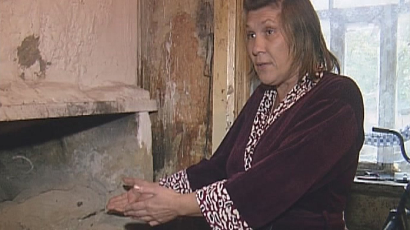 Жительница ул. Измайлова просит отремонтировать соседскую печь