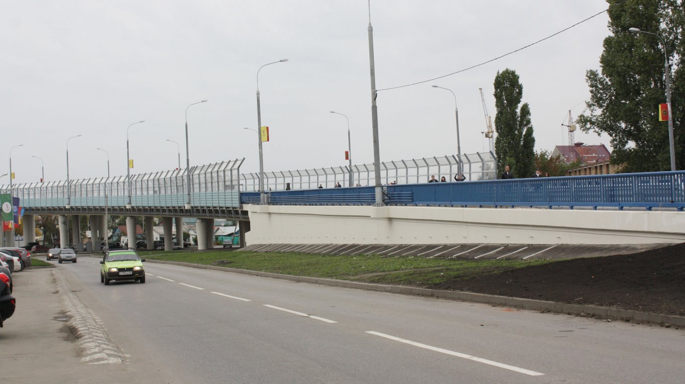 Леонидовский мост открыли для пешеходов и велосипедистов