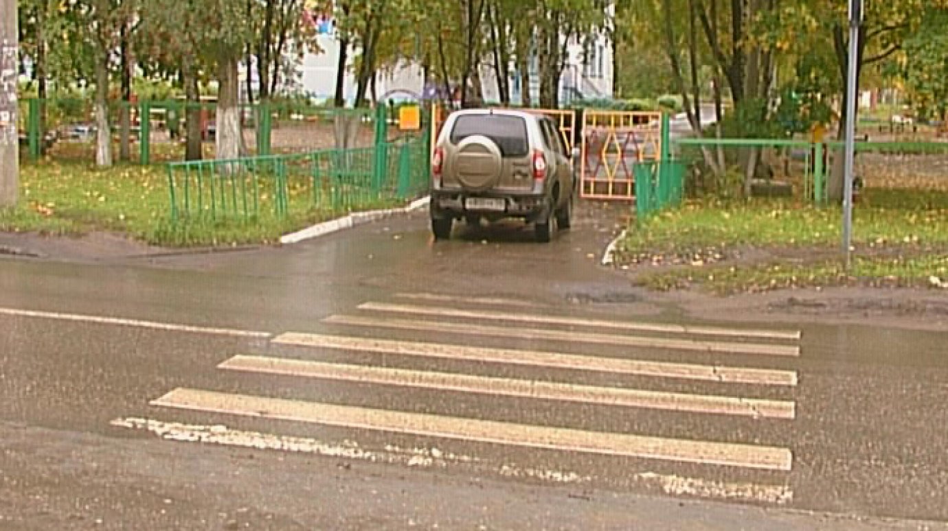 Водители игнорируют пешеходный переход на улице Бородина