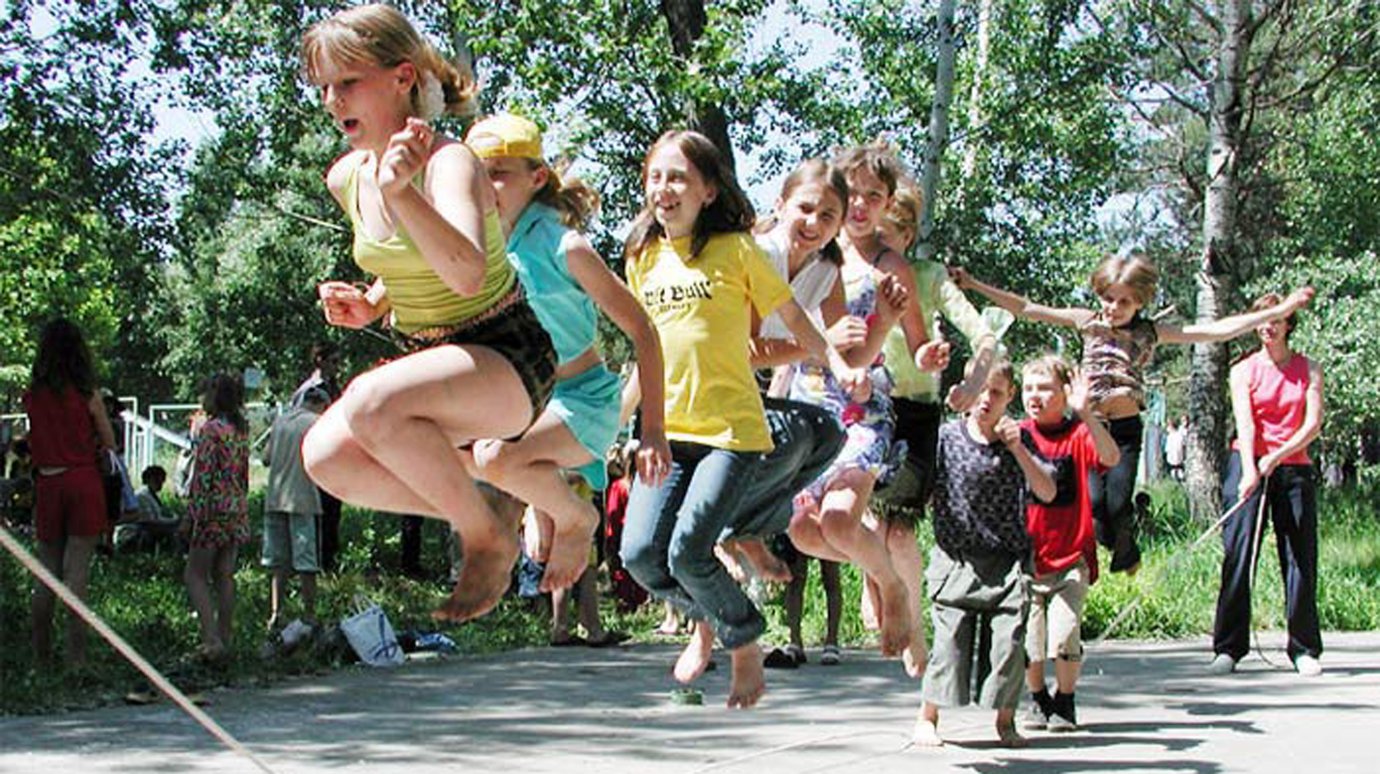 В школах области стартовал чемпионат по прыжкам через скакалку