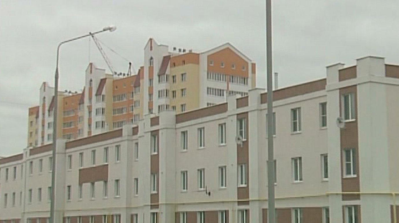 Пенсионеры из новостройки на Долгорукова живут с открытыми окнами