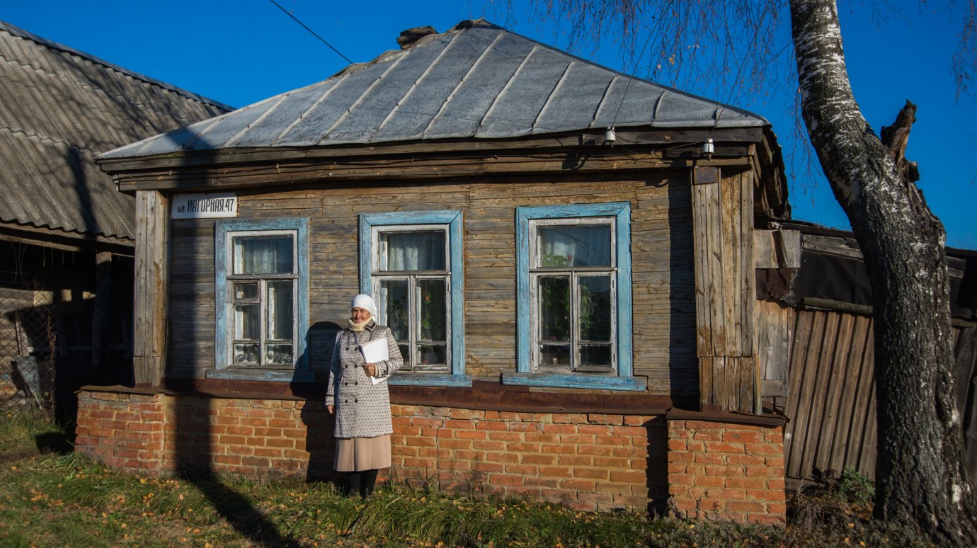 В Нижнеломовском районе на улицу выселяют мать семерых детей