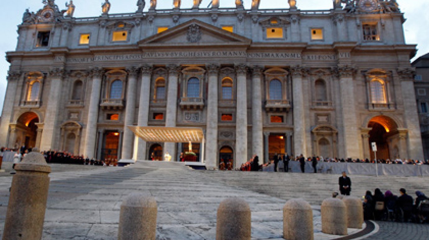На площади святого Петра в Ватикане совершено самосожжение