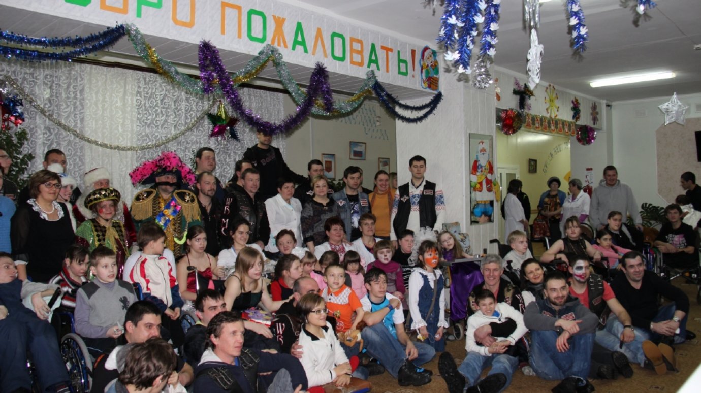 Байкеры из Балашихи устроили праздник в Нижнеломовском интернате