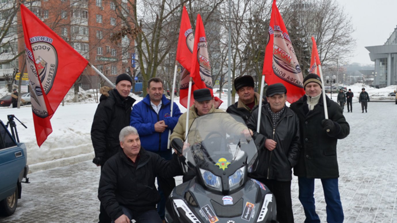 Участники марш-броска почтили в Пензе память воинов-интернационалистов