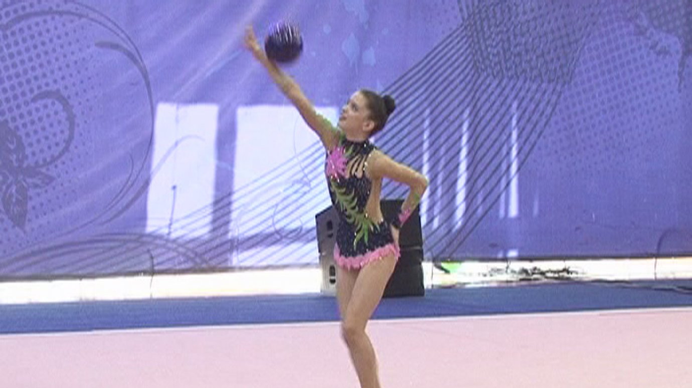 В Пензе проходит чемпионат общества «Динамо» по художественной гимнастике