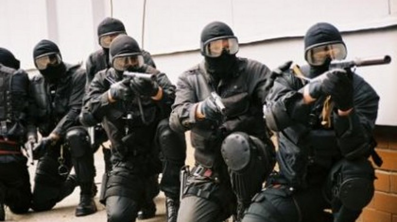 МВД Украины и СБУ потребовали от граждан сдать оружие