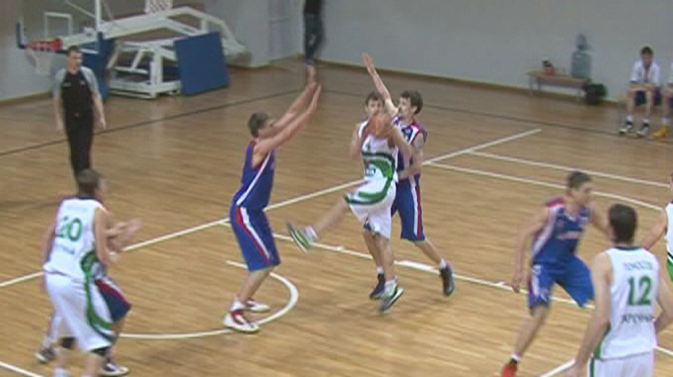 Зареченские баскетболисты одолели тамбовскую команду со счетом 63:62