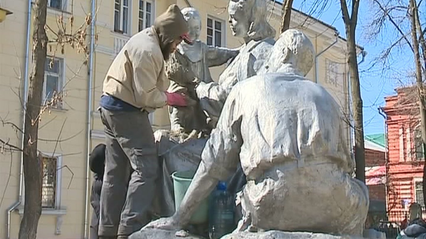 В Пензе реставрируют памятник семье на Володарского