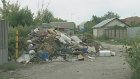 Жители ул. Ангарской завалили мусором путь к общественному туалету