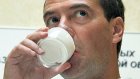 Медведев предложил запретить слово «молочный» для суррогатов