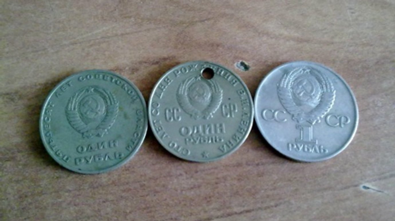 Жителя Никольского района обманули при покупке юбилейных монет