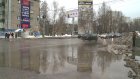 Огромная лужа на ул. Суворова мешает пензенцам переходить дорогу