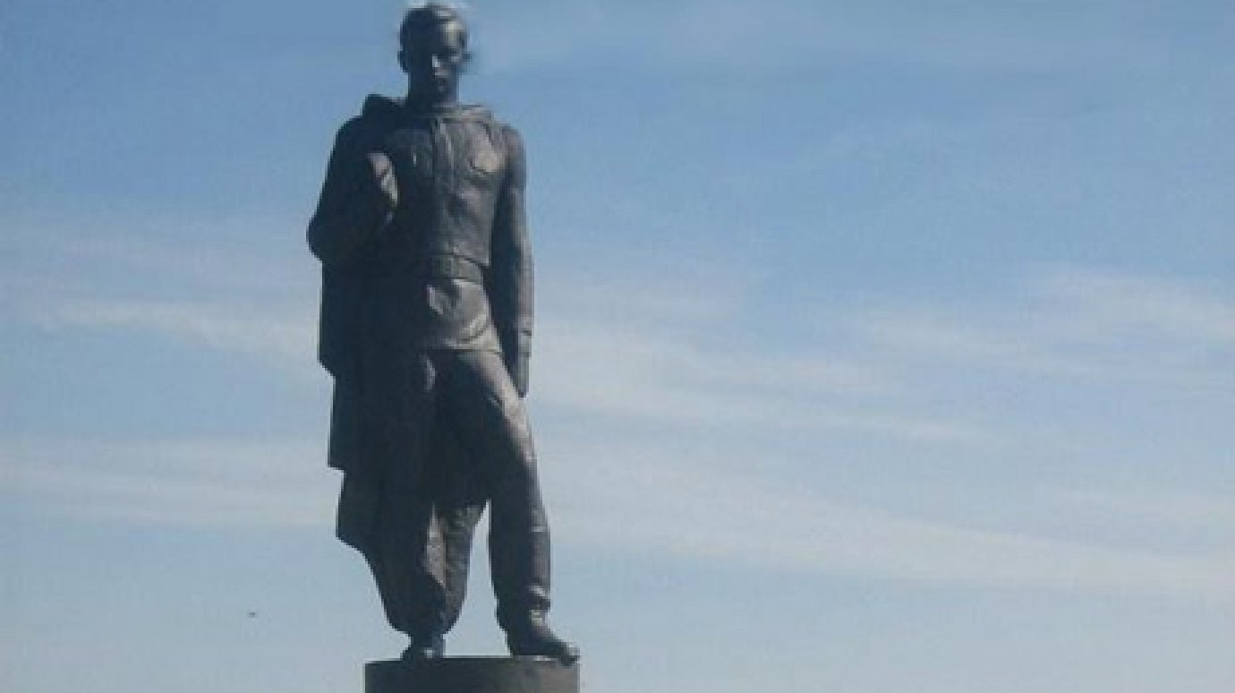 Житель Пачелмы украл оставленную у мемориала Славы сумку