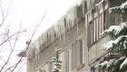 Сосульки на крыше поликлиники на улице Мира угрожают жизни пензенцев