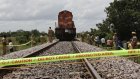 Машина с 20 пассажирами попала под поезд в Индии