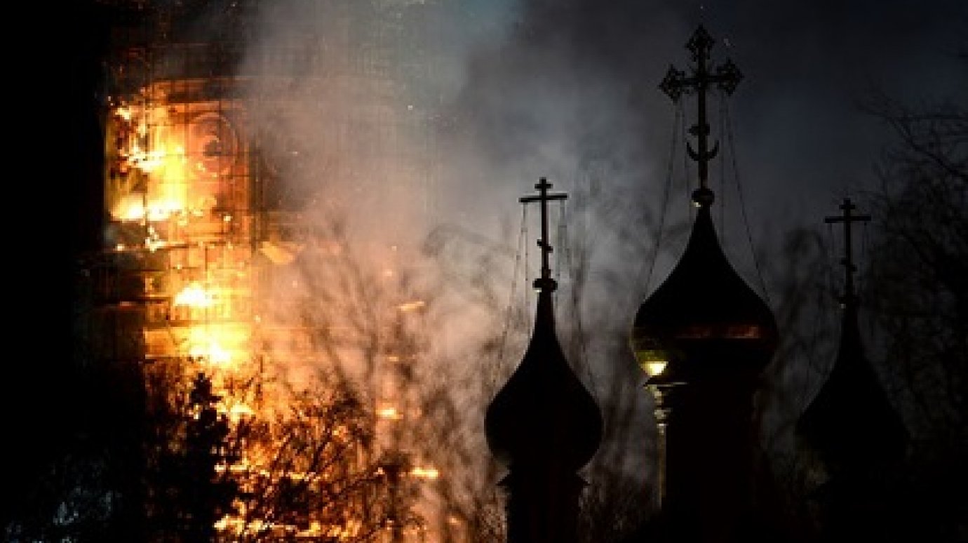 Названа возможная причина пожара в Новодевичьем монастыре