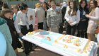 В Шемышейке студенты подарили ветеранам 25-килограммовый торт