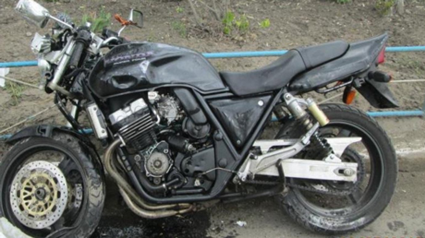 В ДТП на Перспективной пострадал 27-летний мотоциклист