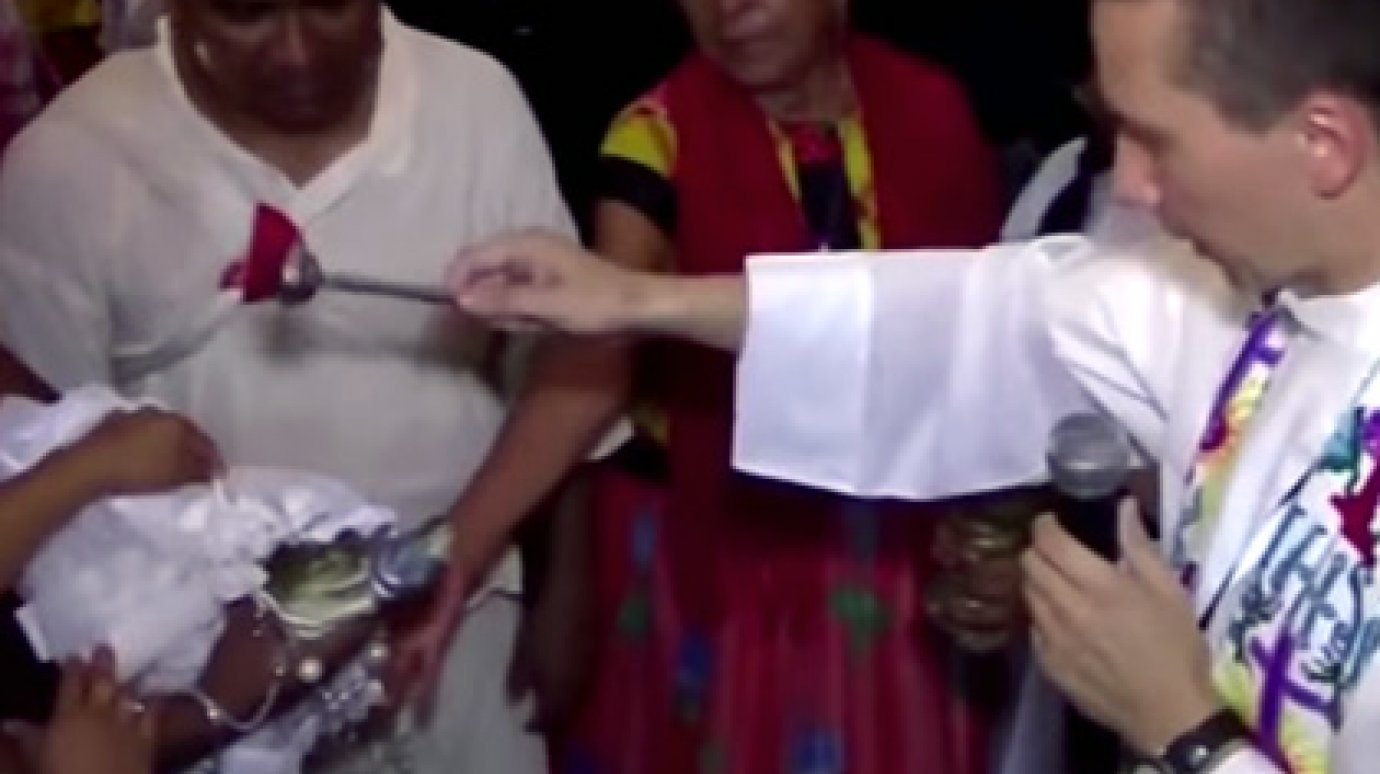 Мэр мексиканского города женился на крокодиле во второй раз