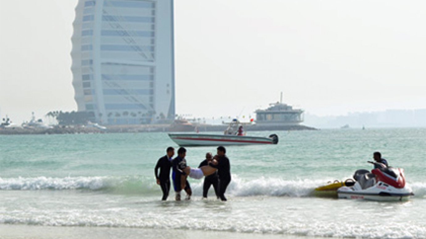 В Дубае отец запретил спасателям «бесчестить» тонущую дочь прикосновениями