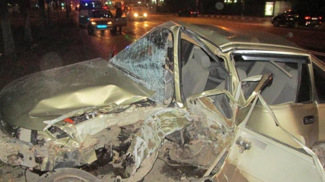 В Пензе в ночной аварии погиб 49-летний мужчина