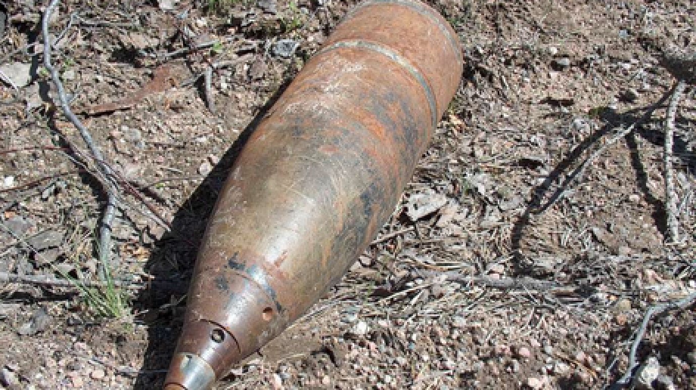 В районе дублера улицы Окружной нашли артиллерийский снаряд