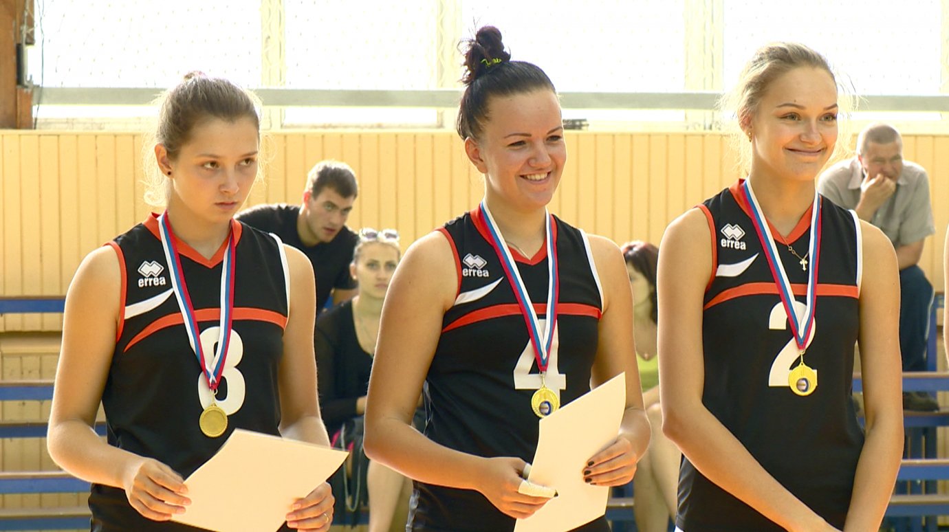 Волейболистки клуба «Университет-Визит» победили в мемориальном турнире