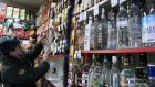 В Красноярске попросили подозрительный алкоголь нести в полицию
