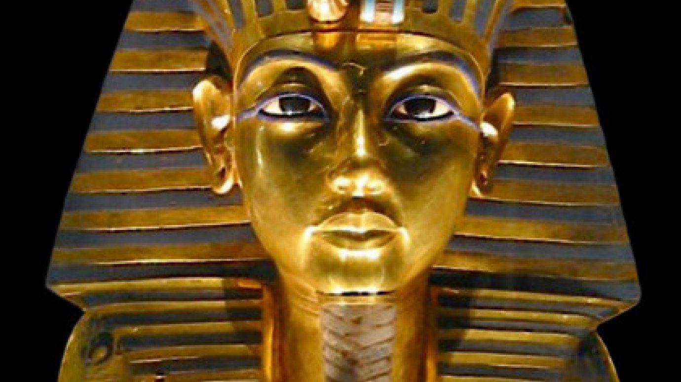 Погребальная маска Тутанхамона предназначалась для Нефертити