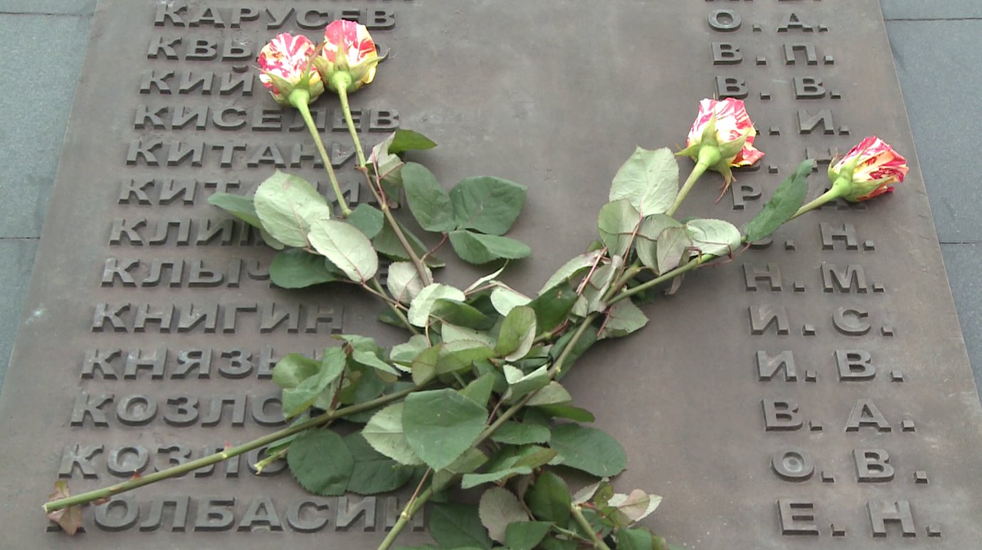 Пензенцы возложили цветы в память о погибших в Чечне воинах