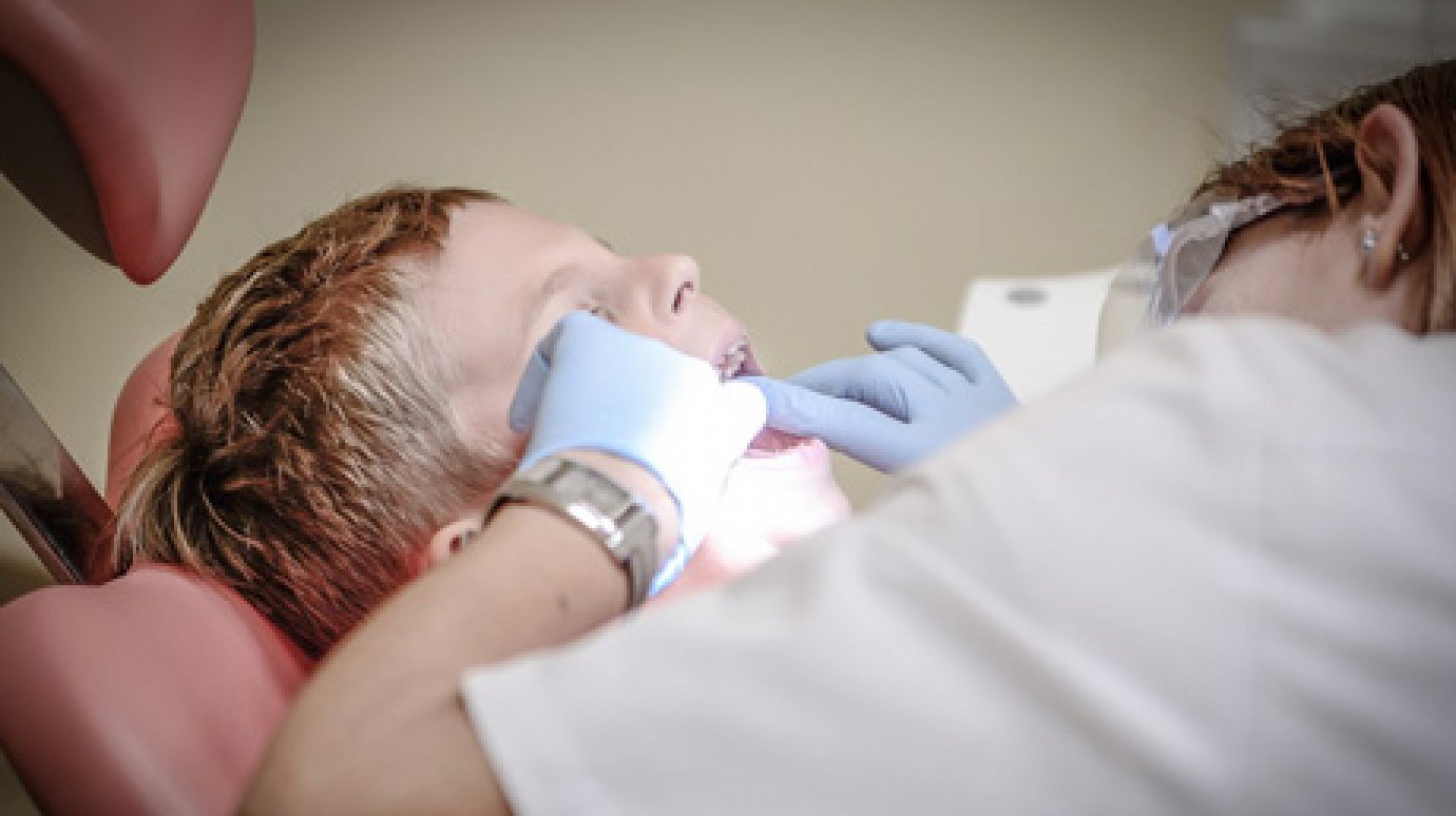 9 февраля поздравляем стоматологов