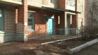 Главный вход в поликлинику на ул. Пушанина закрыт из-за камнепада