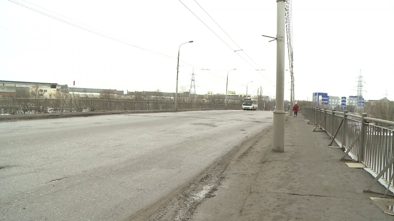Переход по Свердловскому мосту стал опасен для жизни пензенцев