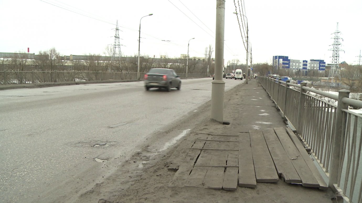 Свердловский мост планируют отремонтировать летом 2016 года