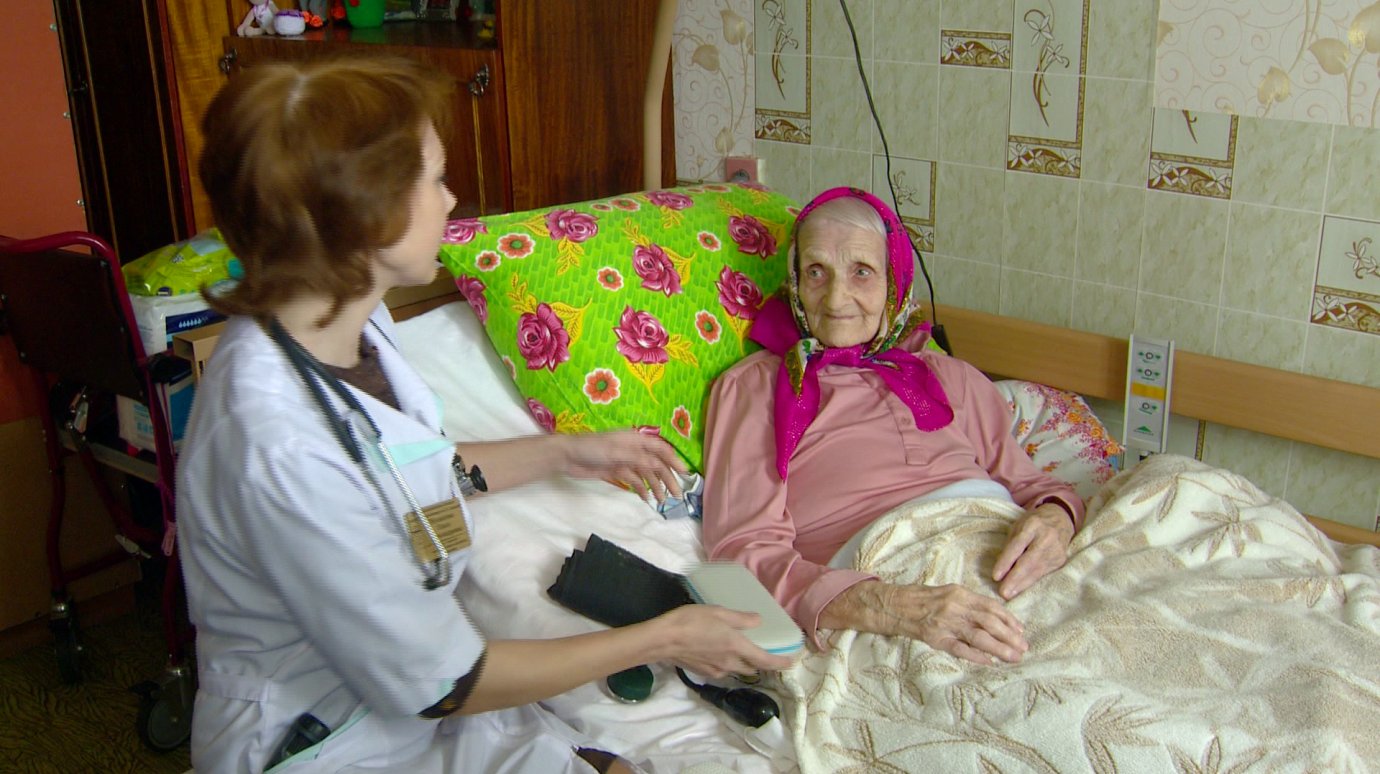 В рамках акции «Активный долгожитель» врачи посетили 95-летнюю пензячку